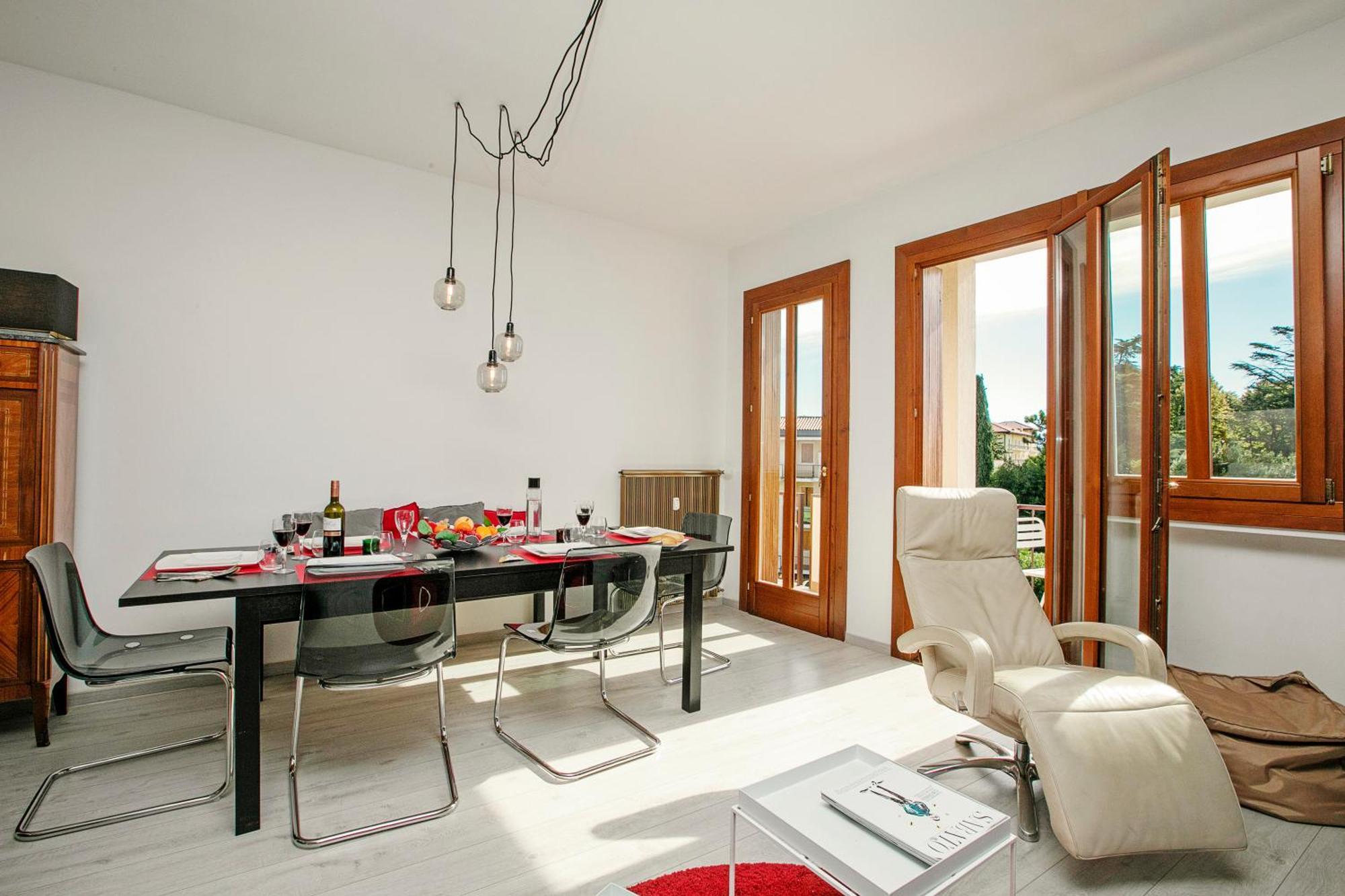 Spiaggia Azzurro -Lakeside With Terrace - Happy Rentals Тосколано Мадерно Екстериор снимка